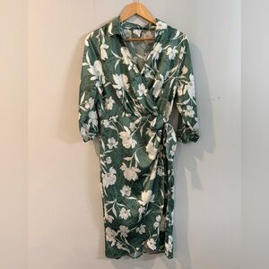 Women’s Green and White Floral Midi Wrap Dress Size Medium